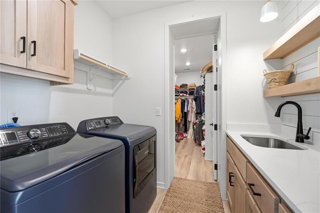 2132 SW Wheatfield Drive — photo 12