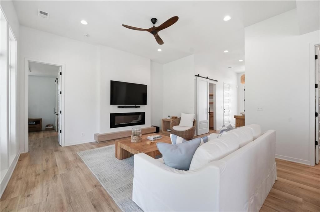 2132 SW Wheatfield Drive — photo 16