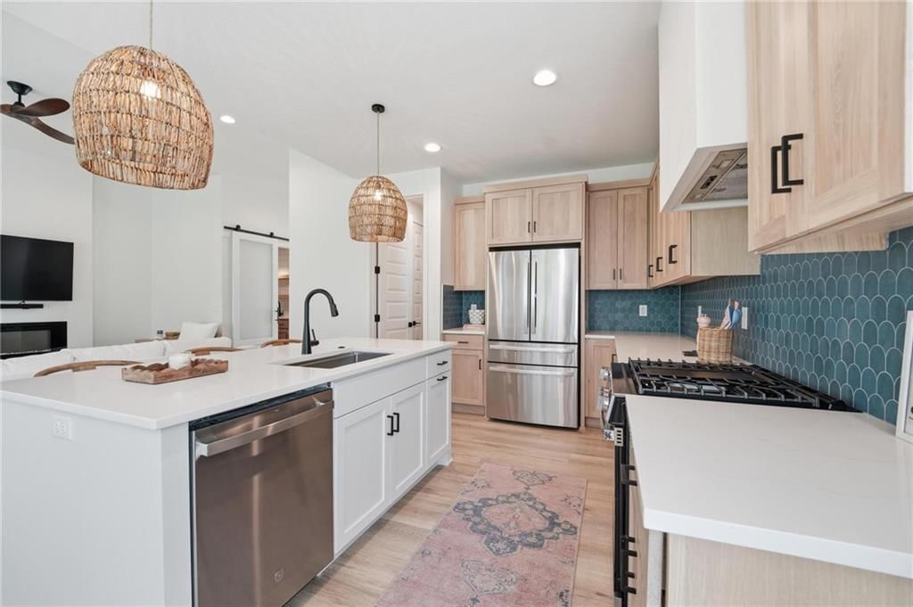 2132 SW Wheatfield Drive — photo 21