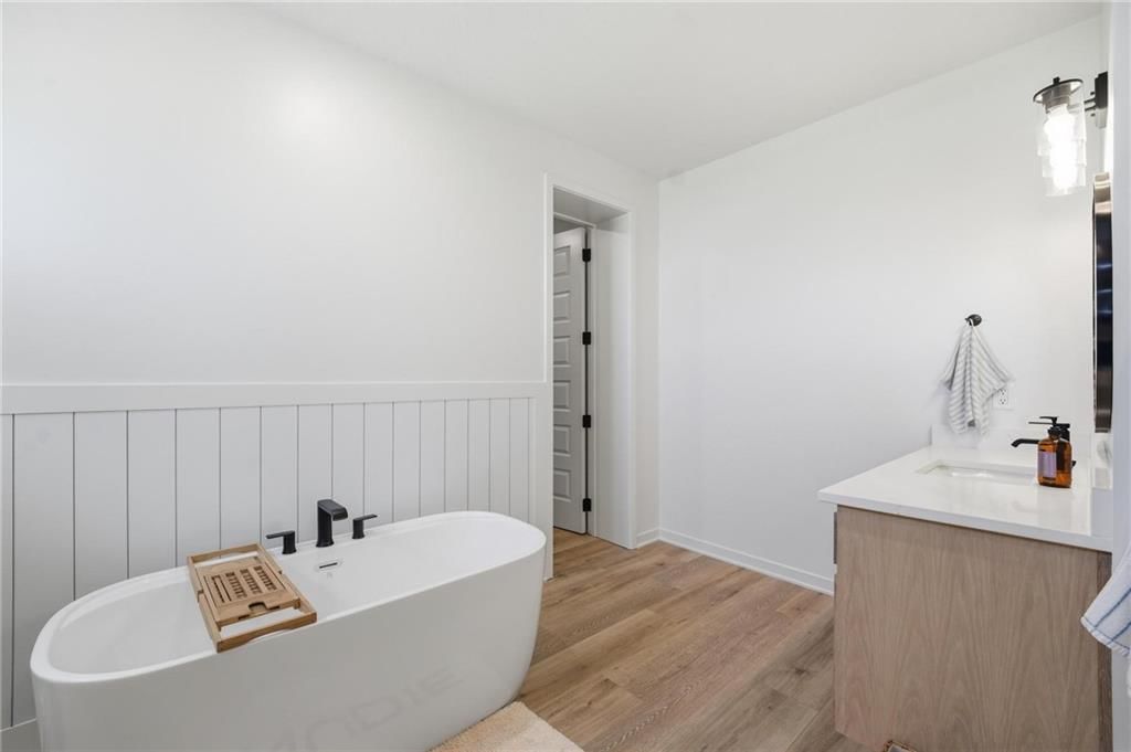 2132 SW Wheatfield Drive — photo 33