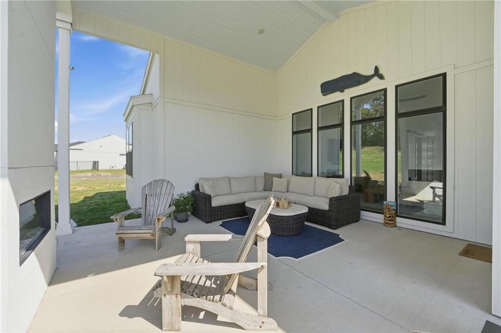 2132 SW Wheatfield Drive — photo 42