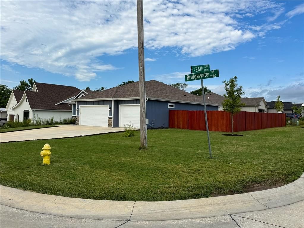 2617 Bridgewater Drive — photo 3