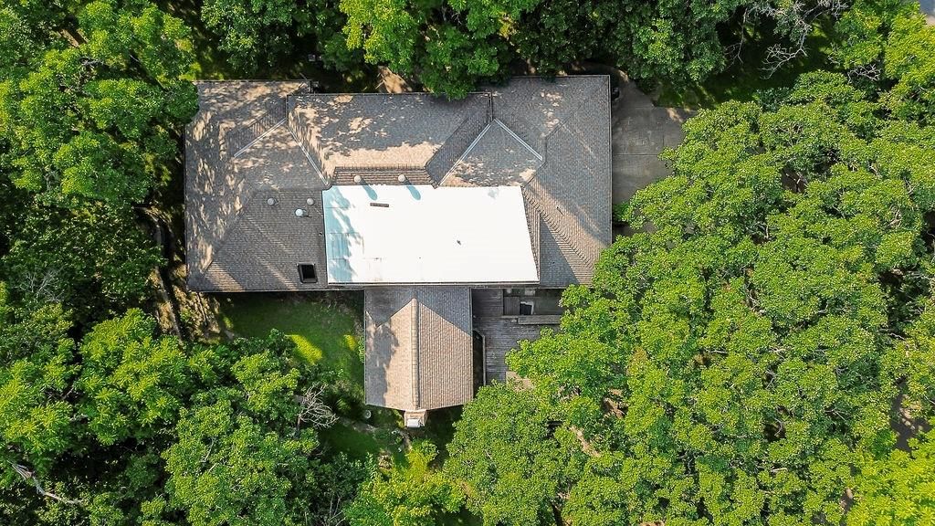 20900 Whispering Drive — photo 3