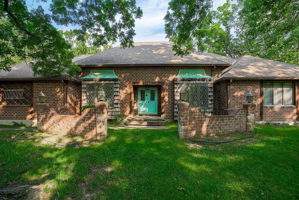 20900 Whispering Drive — photo 9