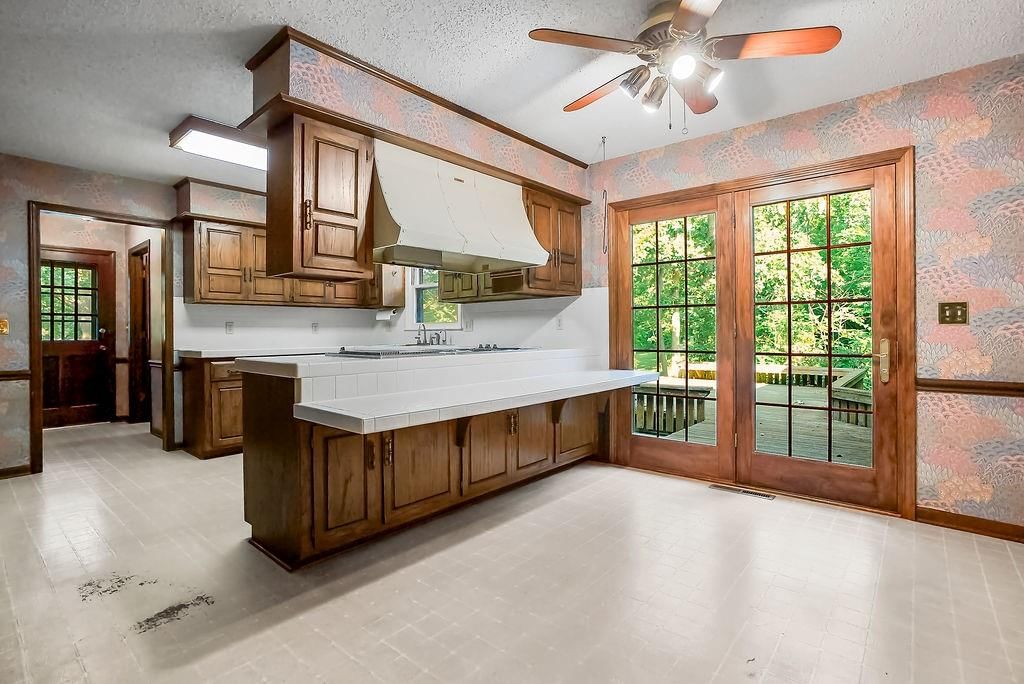 20900 Whispering Drive — photo 16