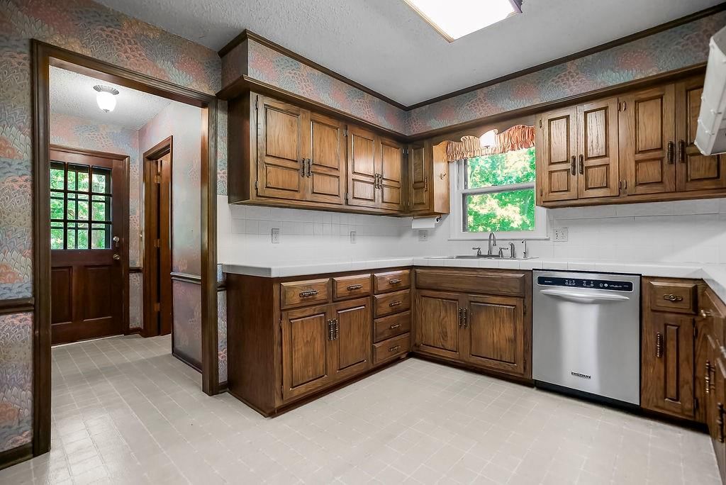 20900 Whispering Drive — photo 17
