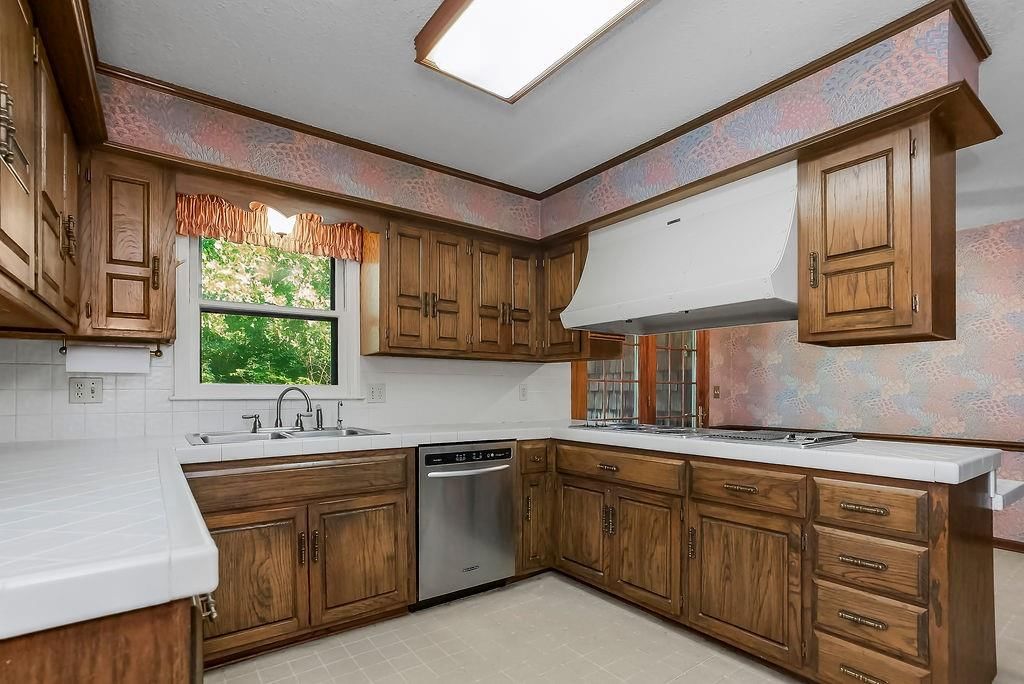 20900 Whispering Drive — photo 18