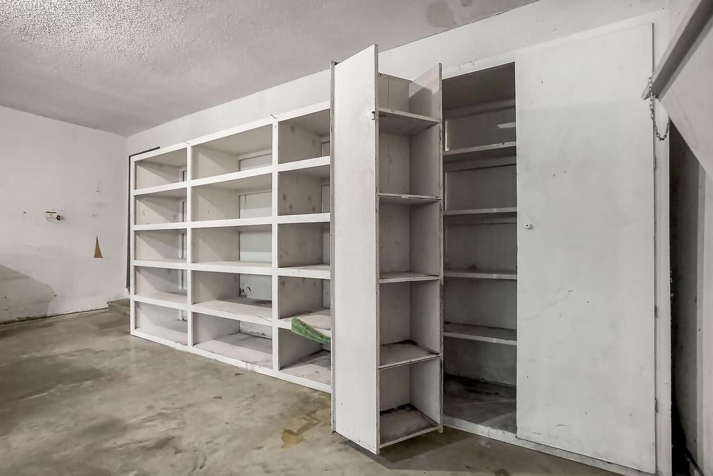 20900 Whispering Drive — photo 35