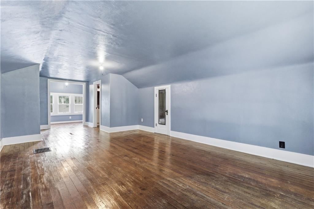 1104 S Market Street — photo 21