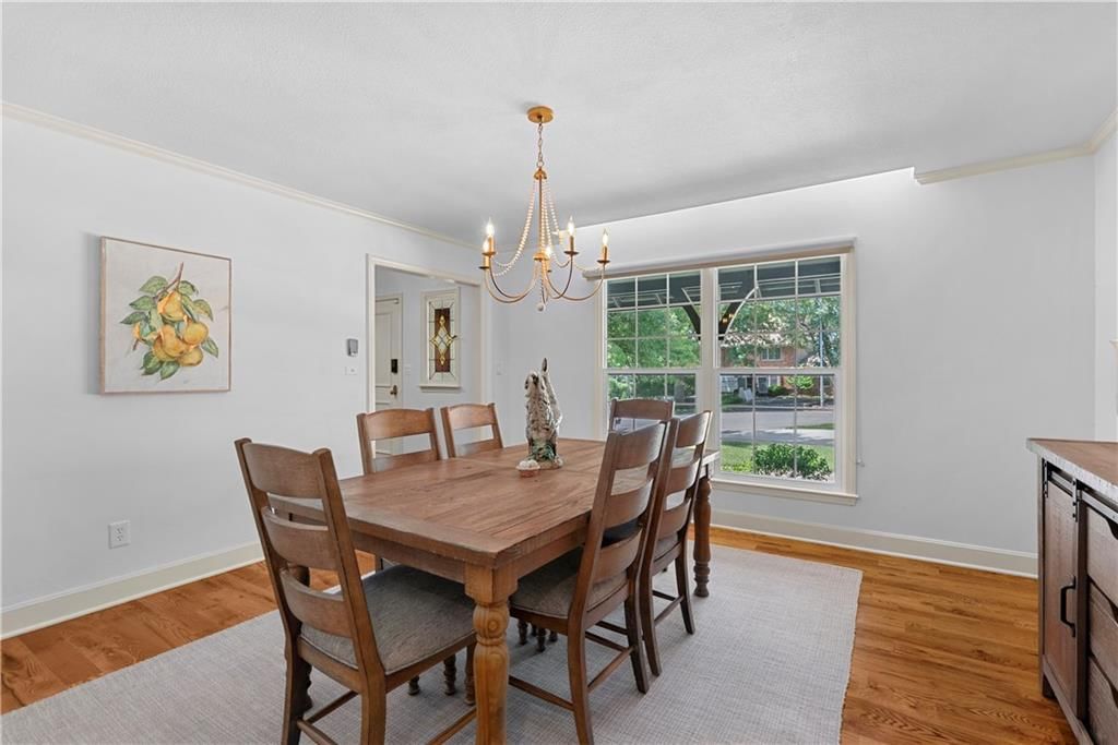 11211 Holly Street — photo 9