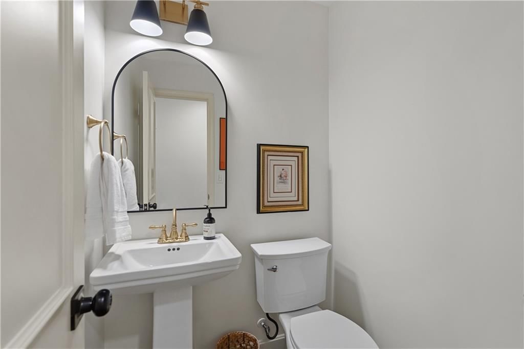 11211 Holly Street — photo 14
