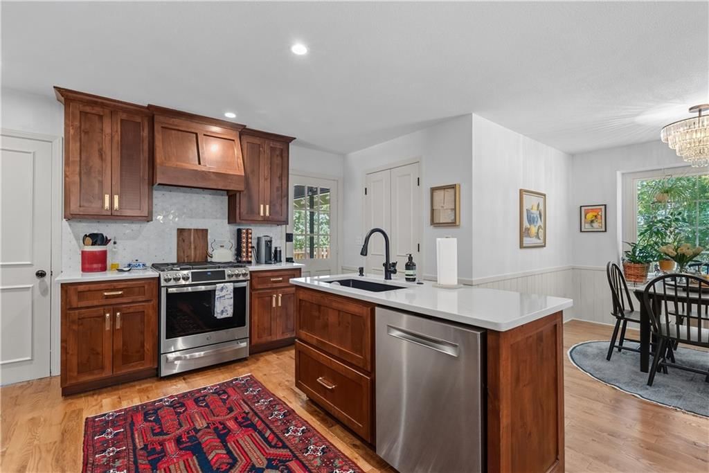 11211 Holly Street — photo 15