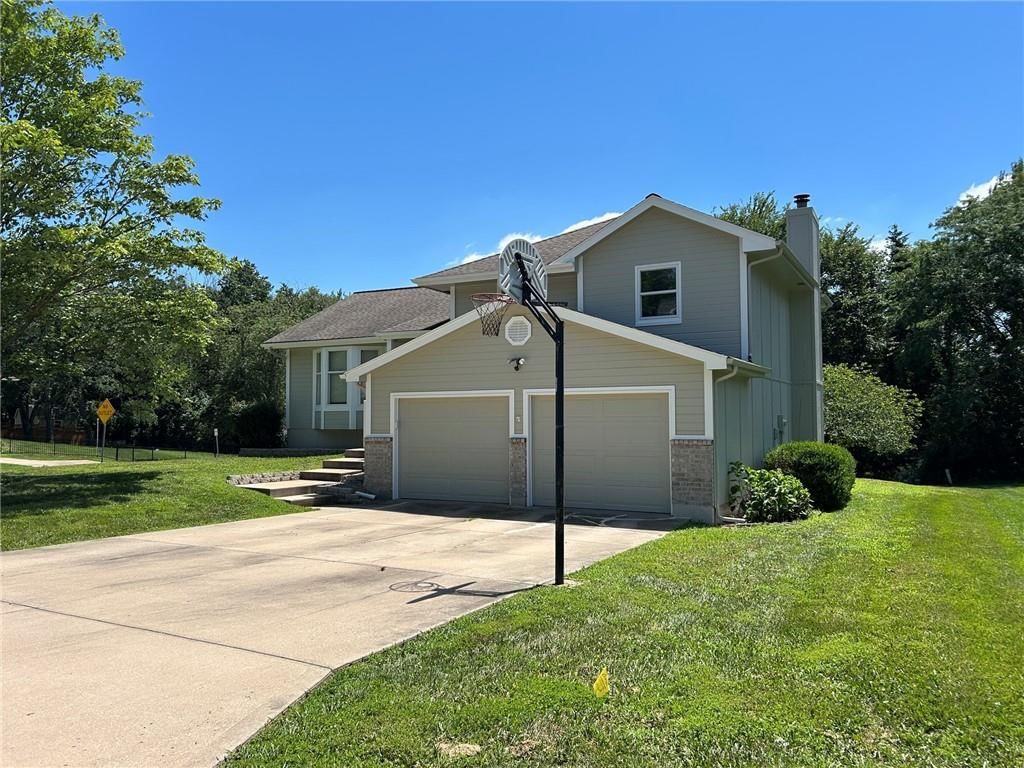 1200 SW Southcrest Drive — photo 2