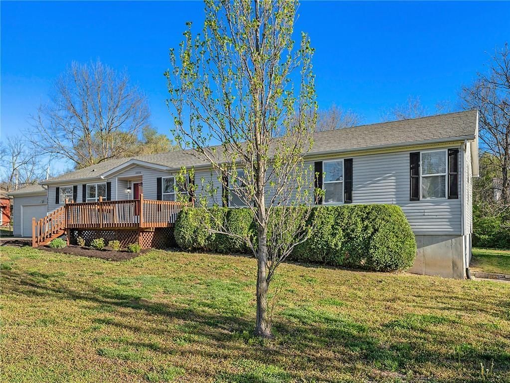 13732 Lawrence Avenue — photo 1