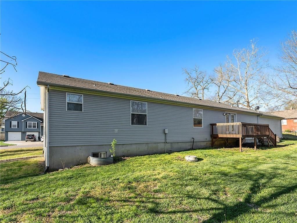 13732 Lawrence Avenue — photo 4
