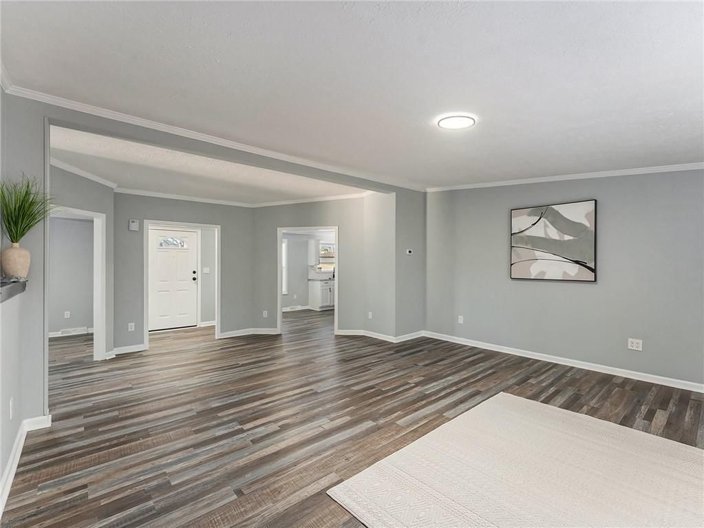 13732 Lawrence Avenue — photo 8