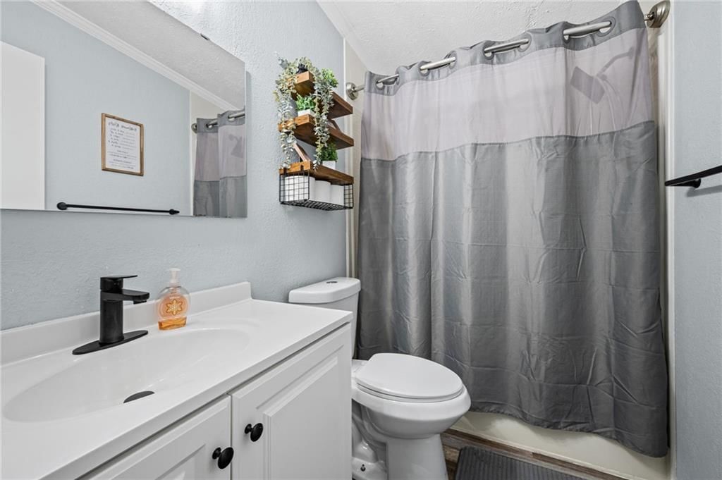 13732 Lawrence Avenue — photo 15