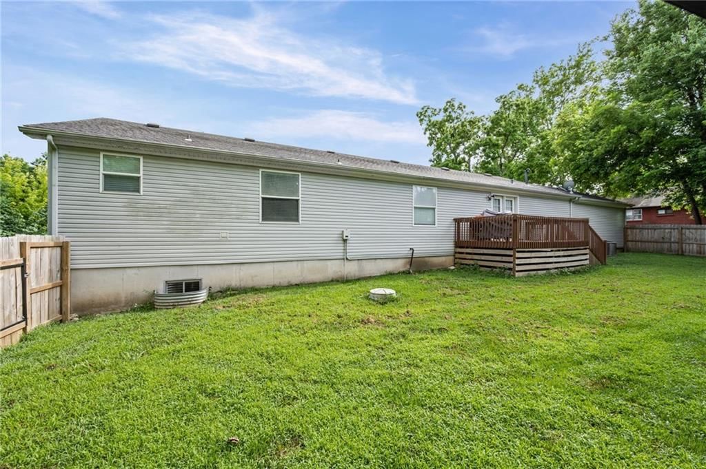13732 Lawrence Avenue — photo 18