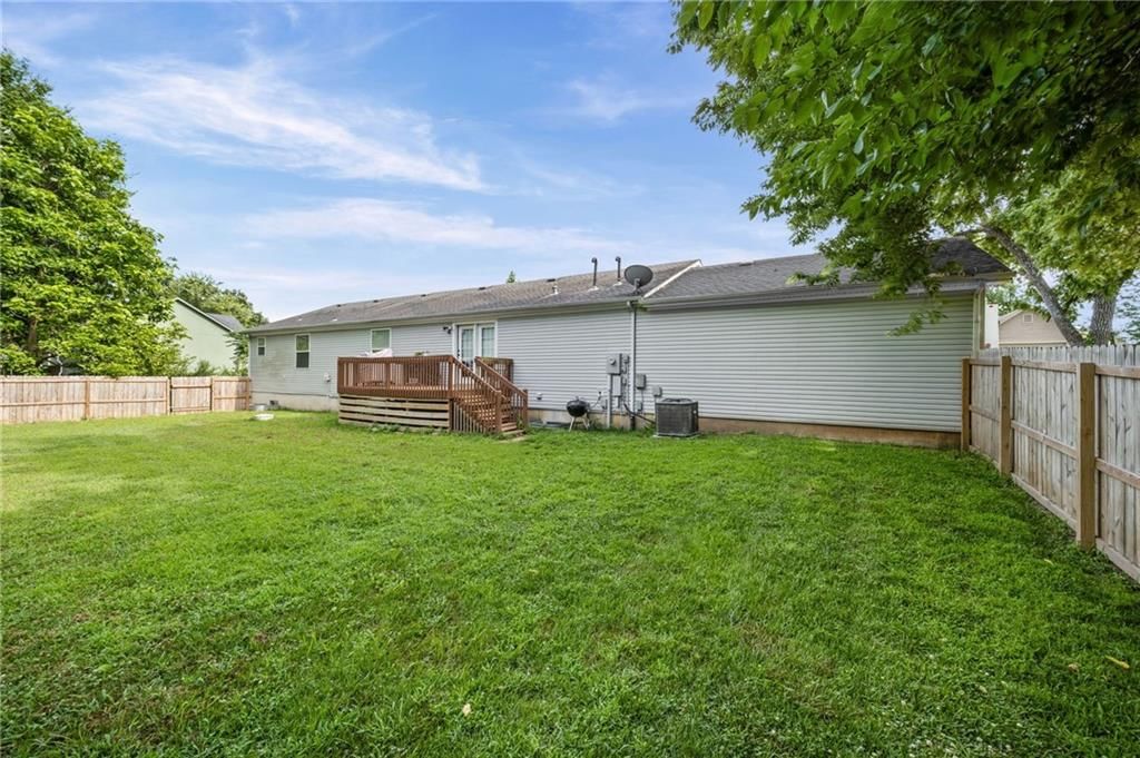 13732 Lawrence Avenue — photo 19