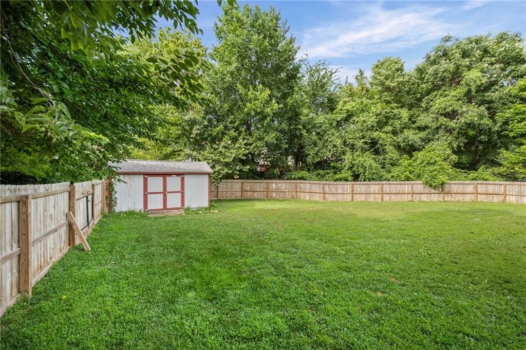 13732 Lawrence Avenue — photo 20