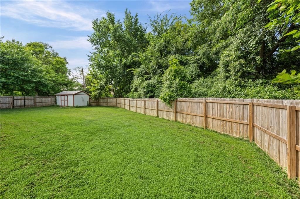 13732 Lawrence Avenue — photo 21