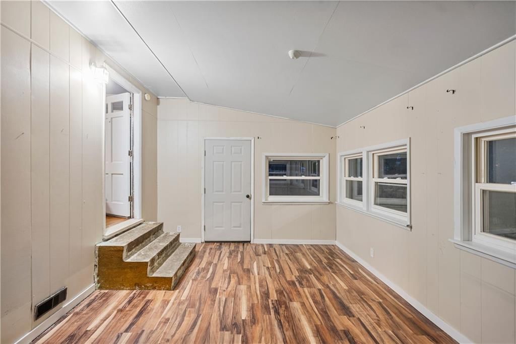 503 S Wilshire Boulevard — photo 18