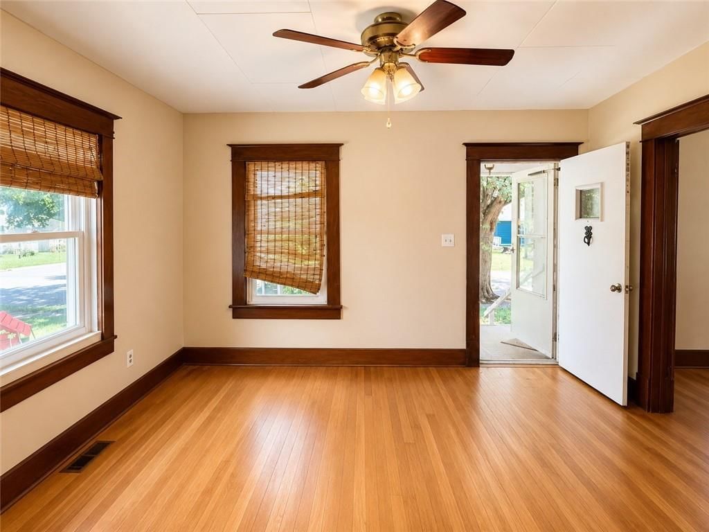 1104 S Sneed Avenue — photo 4