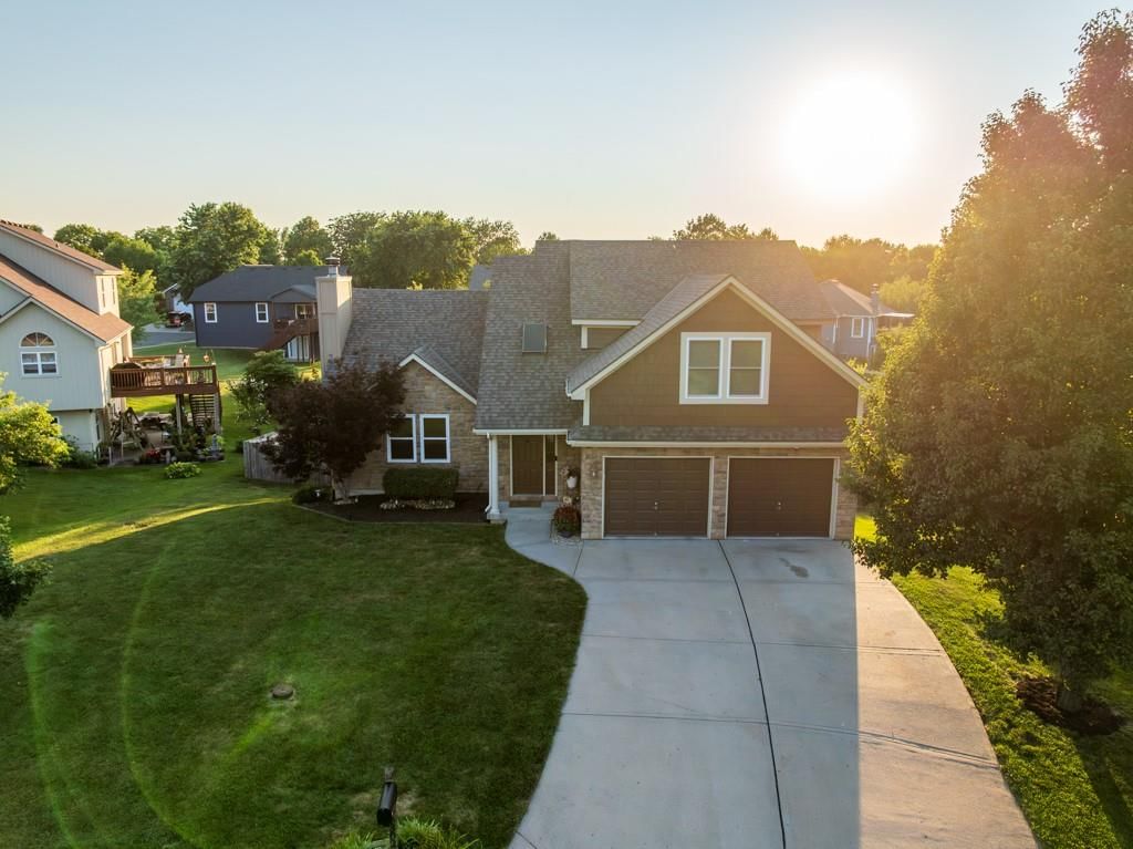 302 SW Bobcat Circle — photo 3