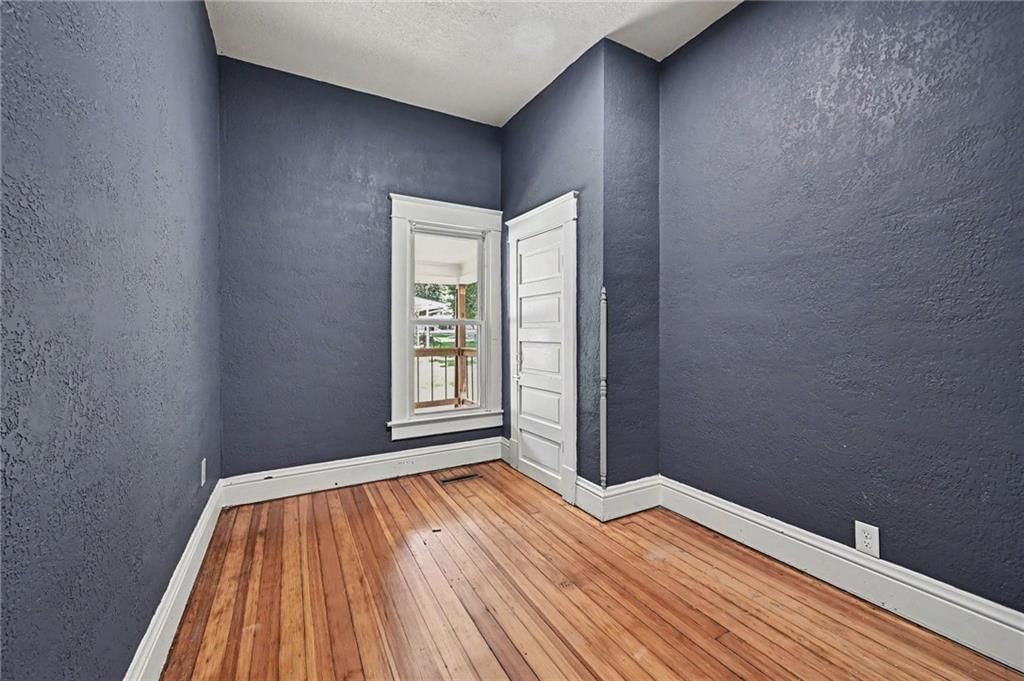 209 S Mulberry Street — photo 9