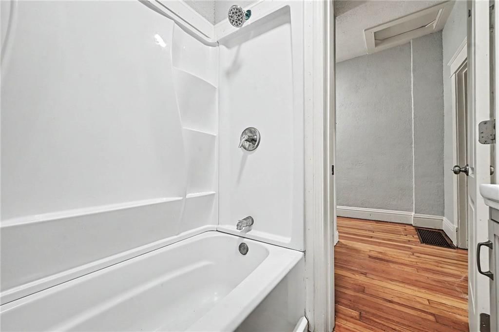 209 S Mulberry Street — photo 11