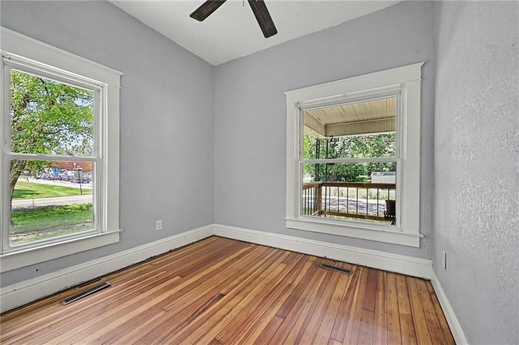 209 S Mulberry Street — photo 12