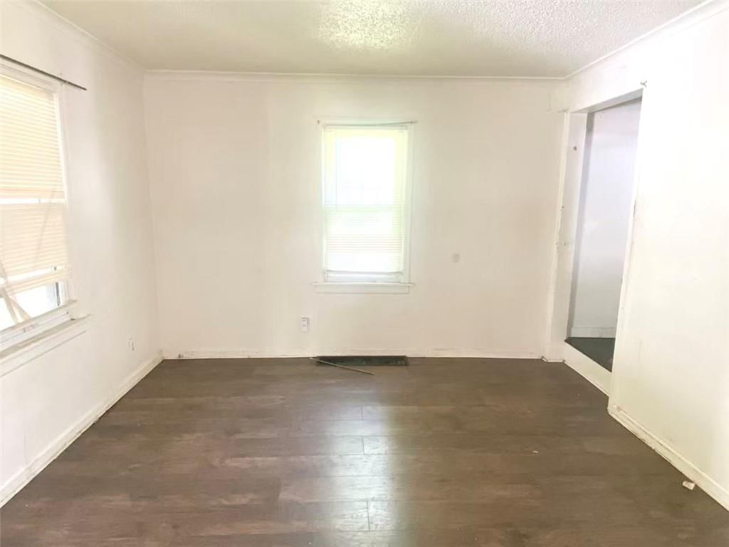 4342 Myrtle Avenue — photo 2
