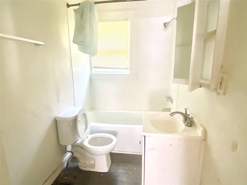 4342 Myrtle Avenue — photo 8
