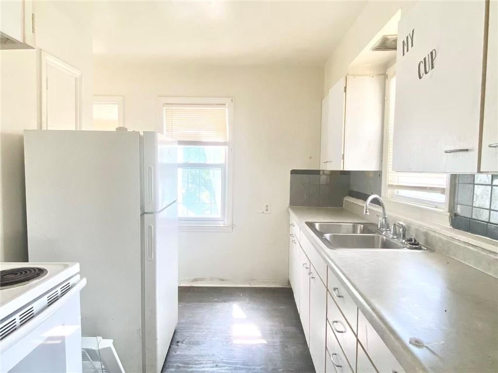 4342 Myrtle Avenue — photo 9