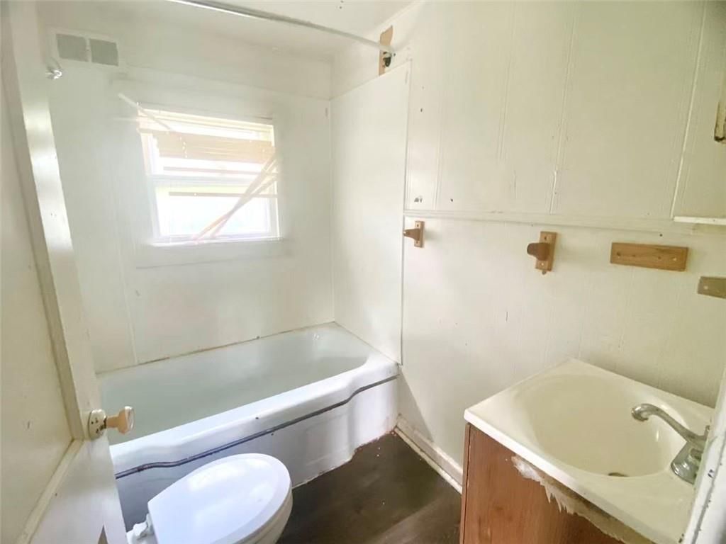 4342 Myrtle Avenue — photo 12