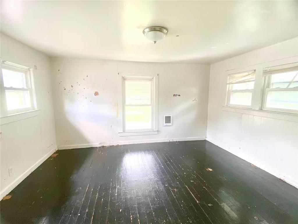 4342 Myrtle Avenue — photo 13