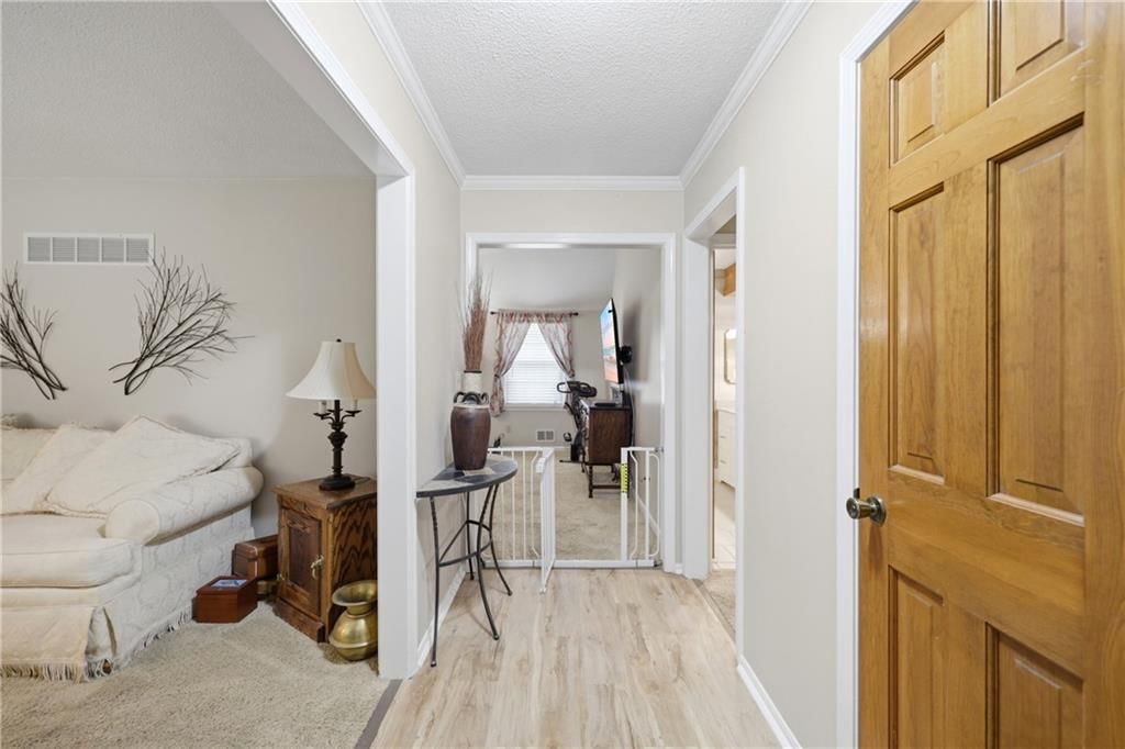 425 Sunview Circle — photo 2