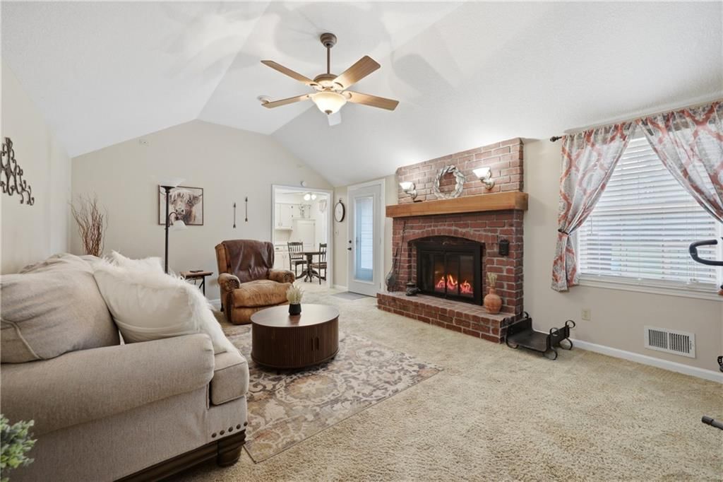 425 Sunview Circle — photo 11