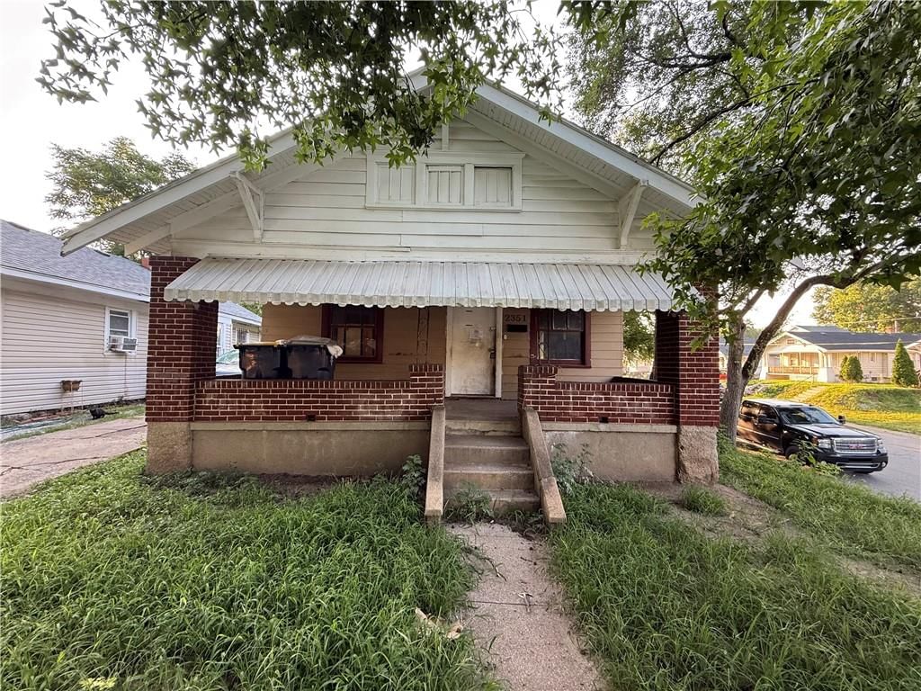 2351 Drury Avenue — photo 1
