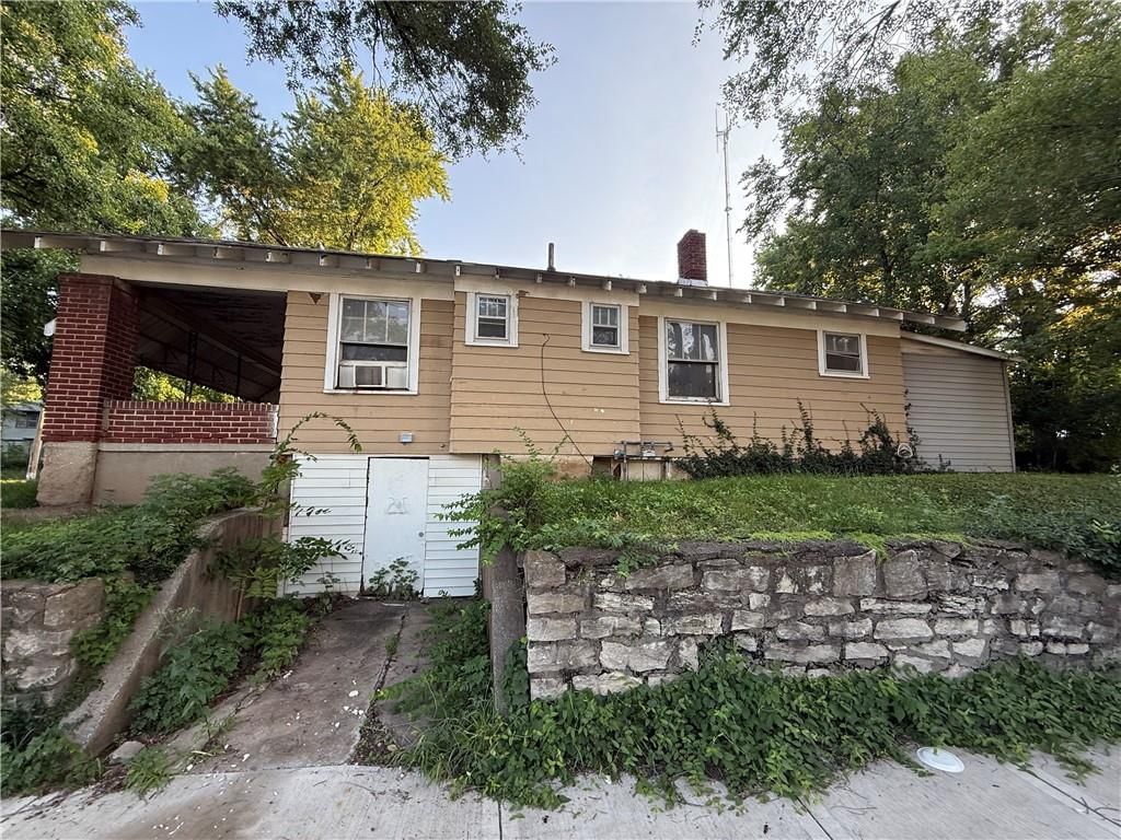 2351 Drury Avenue — photo 3