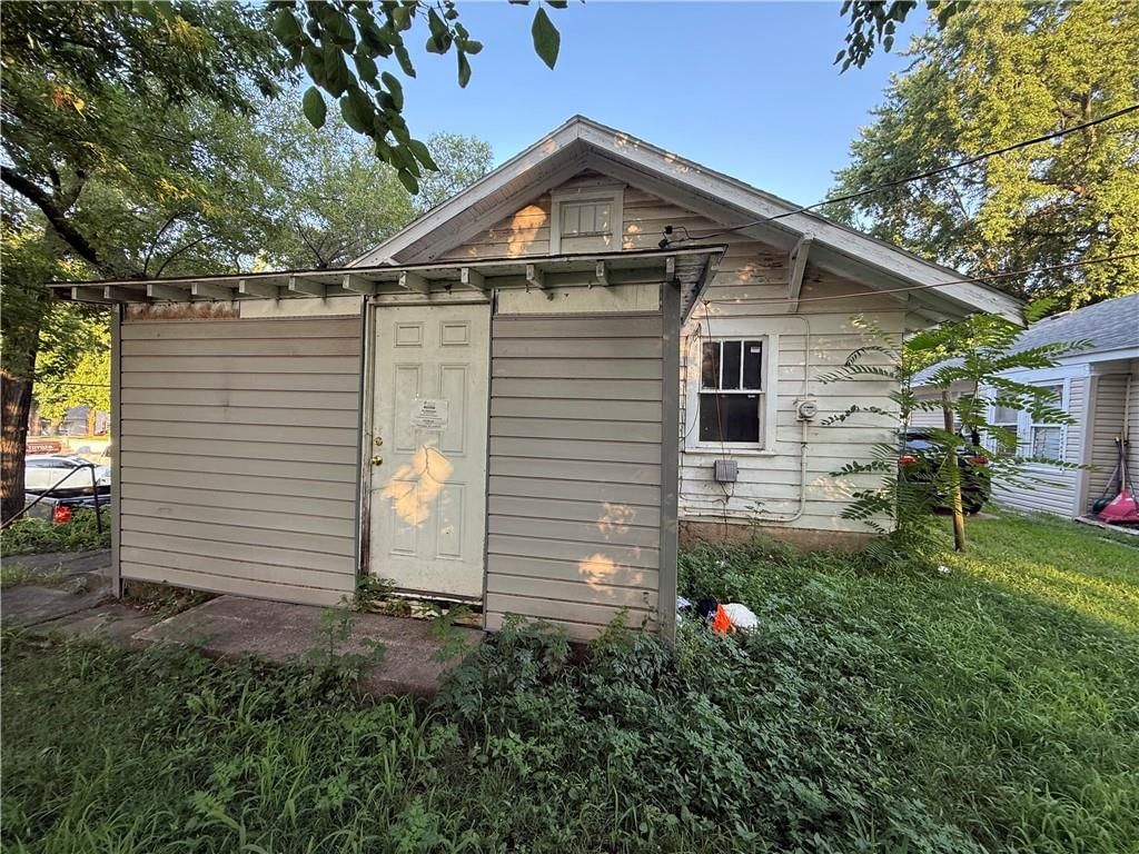2351 Drury Avenue — photo 5