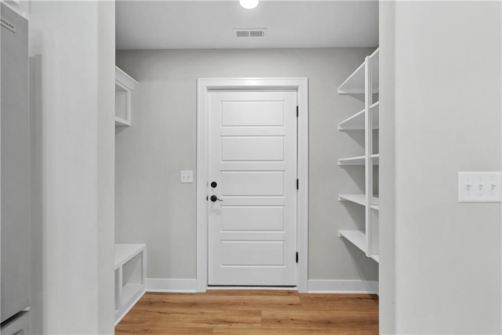 2713 S Fir Terrace — photo 7