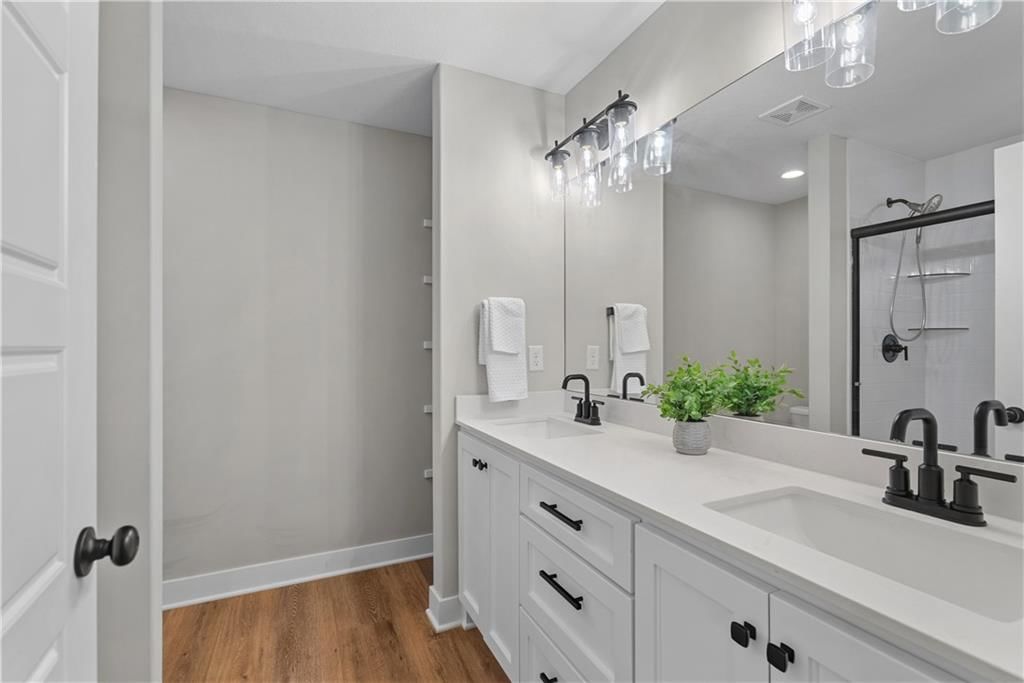 2713 S Fir Terrace — photo 12