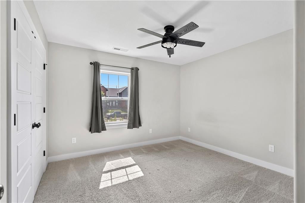 2713 S Fir Terrace — photo 14