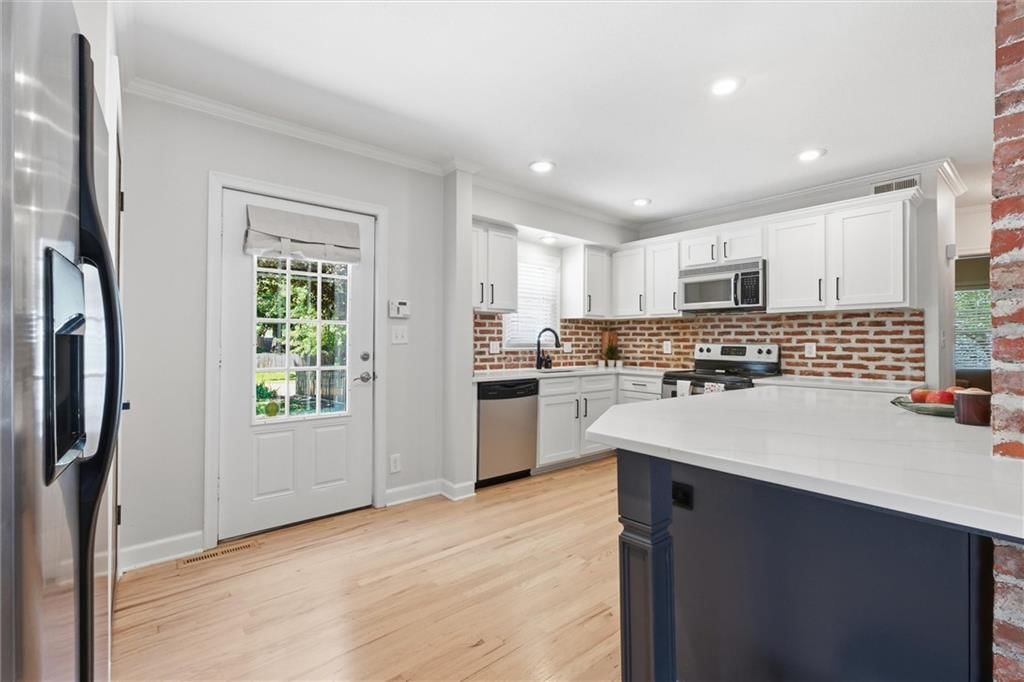 636 Hillside Avenue — photo 11