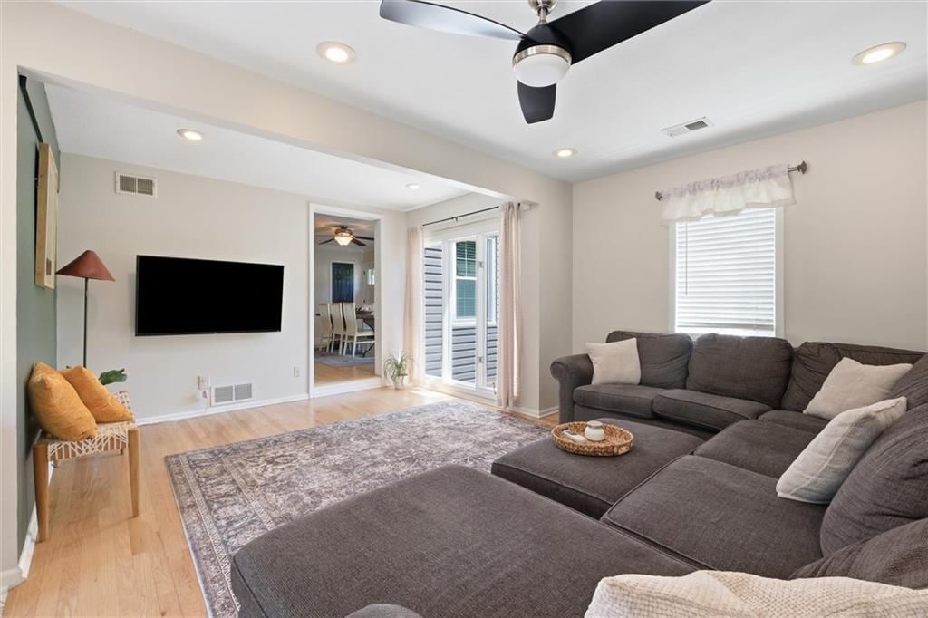 636 Hillside Avenue — photo 14