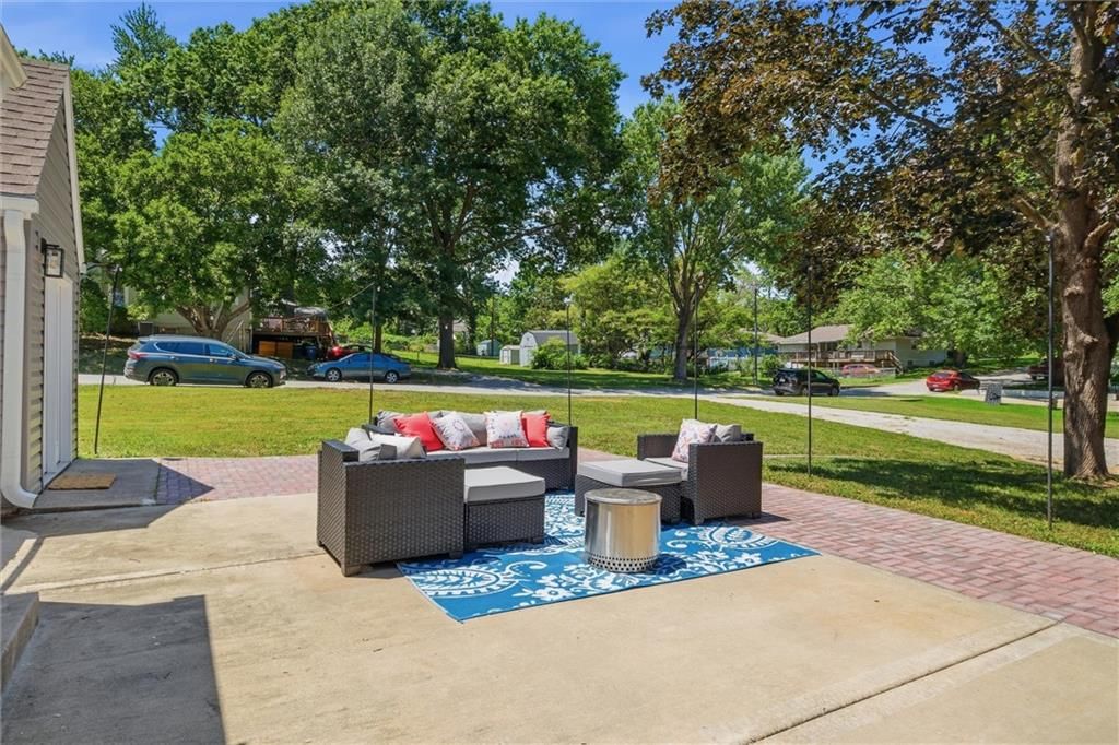 636 Hillside Avenue — photo 31