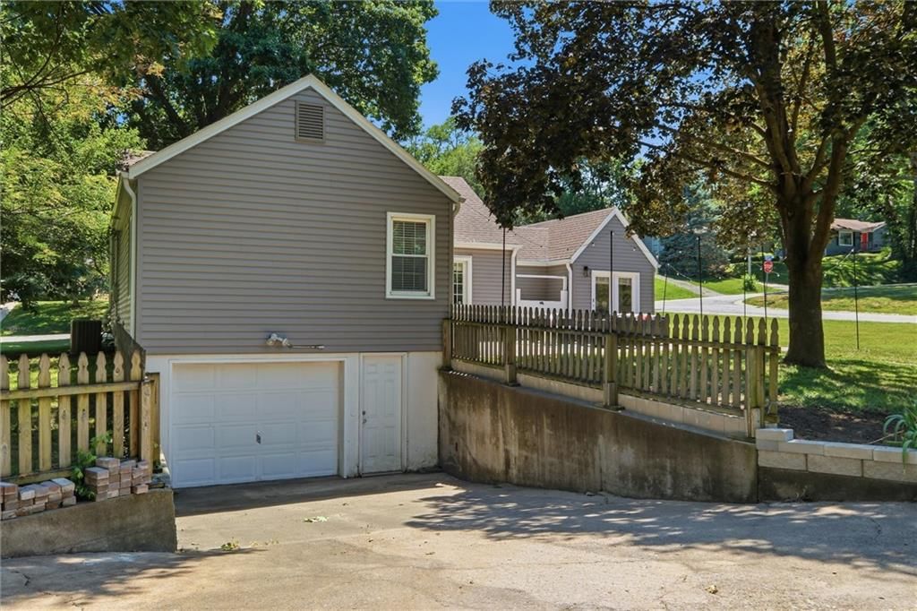 636 Hillside Avenue — photo 34