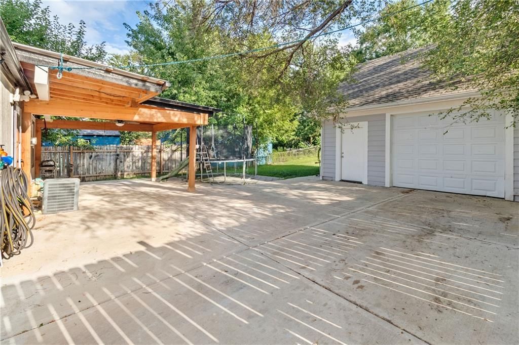 5029 Forest Avenue — photo 25