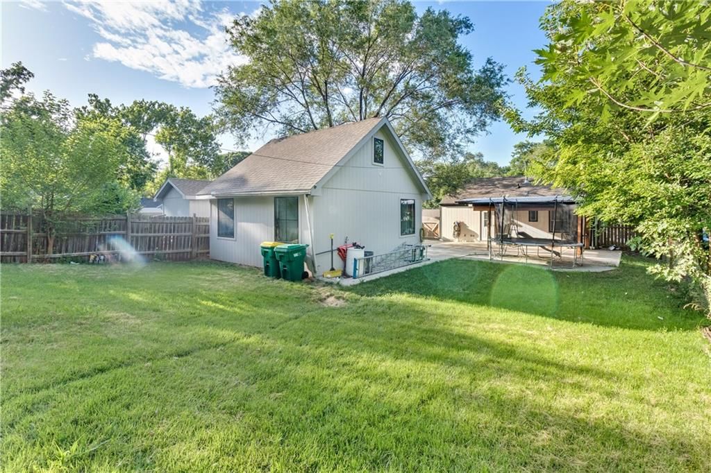 5029 Forest Avenue — photo 29